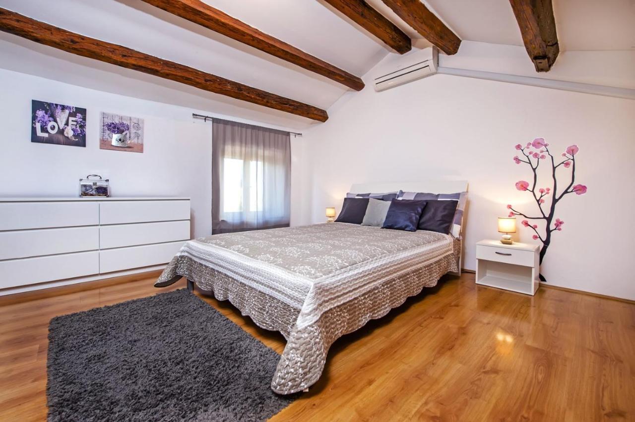 רוביני Holiday Apartment Daria 20 מראה חיצוני תמונה